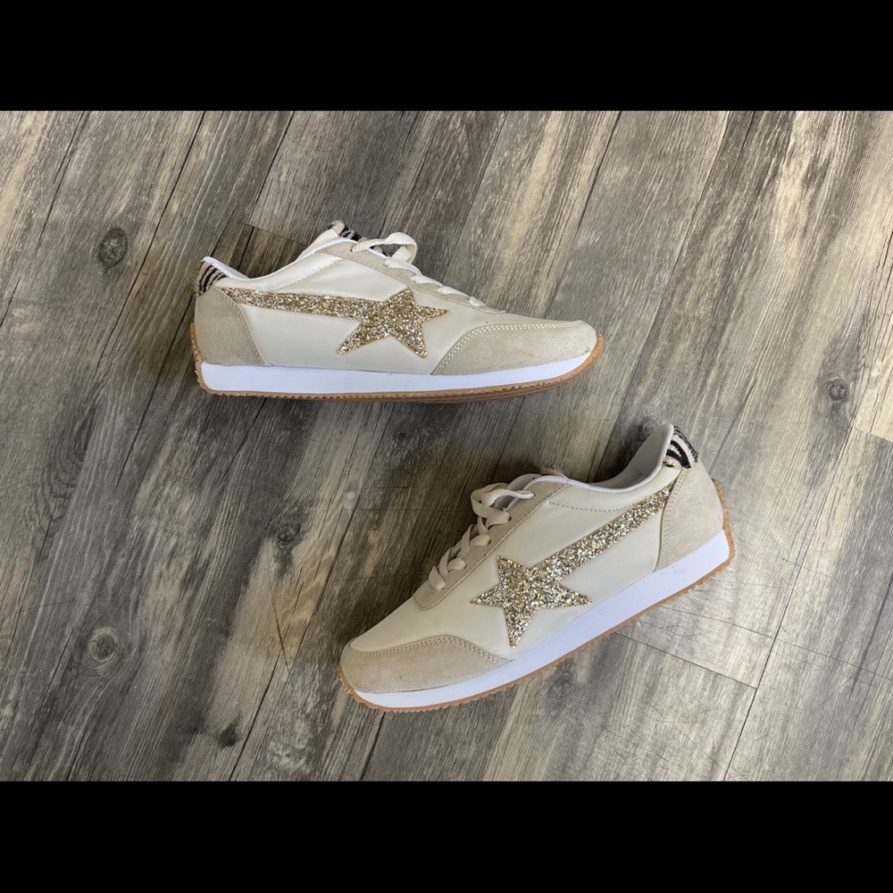 Tan glitter star sneakers